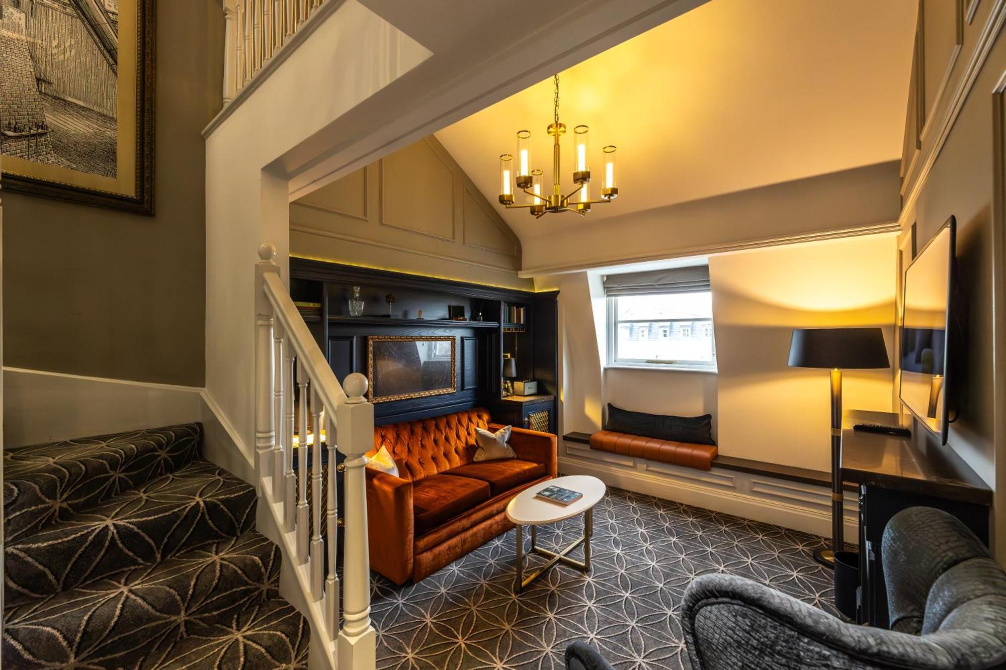 100 Queen'S Gate Hotel London, Curio Collection By Hilton Екстериор снимка The hotel's interior